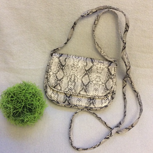 NWOT H&M faux snakeskin mini neck/crossbody bag - Picture 5 of 11